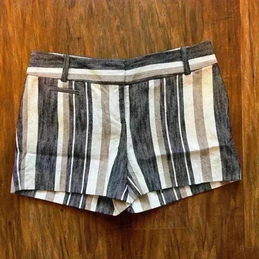 Ann Taylor Loft 100% Cotton Women’s Size 0 Shorts With Stripes and Zipper